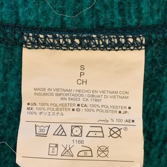 Old Navy Women’s Zip Front Fleece Vest in Size Small - Picture 3 of 9